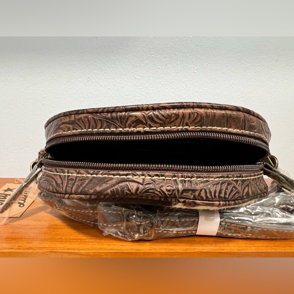 TONY LAMA NWT Genuine Cowhide Embossed Leather Tooled Accents Crossbody Bag NEW - Picture 8 of 13
